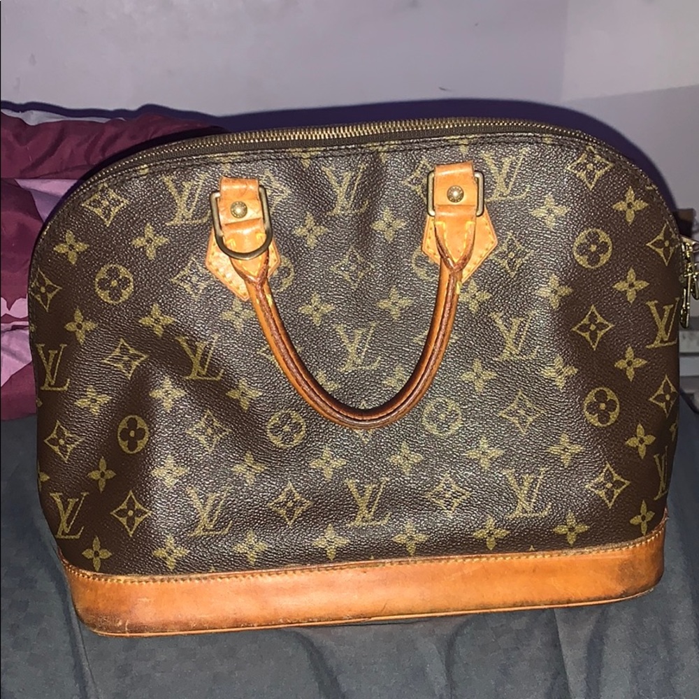 Louis Vuitton Bag - Picture 1 of 16